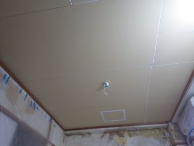 和室 施工中 コンパネ 貼替 天井 トラブラン