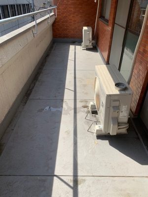 ベランダの防水 施工前 賃貸 マンション トラブラン