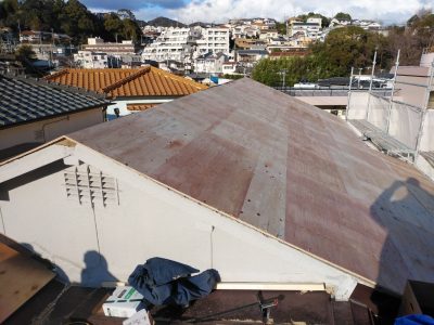  葺き替え工事 野地板 設置 長田区 トラブラン