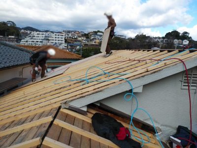 葺き替え工事 野地板 設置 長田区 トラブラン