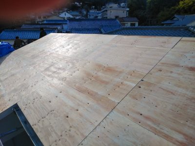 葺き替え工事 野地板 設置 長田区 トラブラン