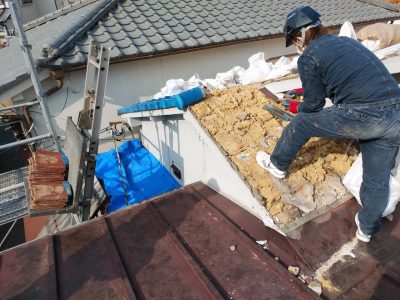屋根瓦 葺き土 葺き替え 台風被害 トラブラン