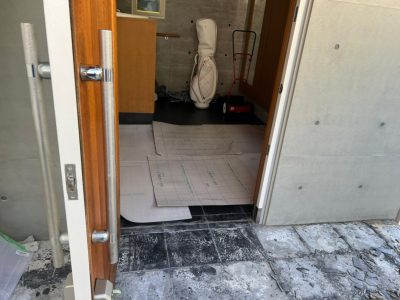 浴槽搬入 玄関 タカラ 鋳物 ホーロー 浴槽 搬入 神戸市 トラブラン