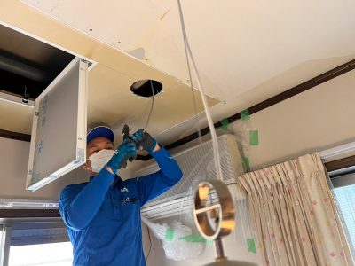 ダウンライト 取付け工事 漏水 修繕 天井 点検口 神戸市 トラブラン