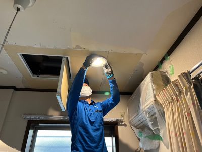 ダウンライト 取付け工事 漏水 修繕 天井 点検口 神戸市 トラブラン