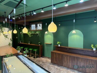 新店舗 改装工事 内装 デザイン ディスプレイ 造作 木材 神戸市 北野 トラブラン