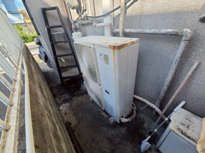 店舗 天井埋め込み型エアコン 室外機 交換工事 業務用 神戸市トラブラン 店舗 天井埋め込み型エアコン 室外機 交換工事 業務用 神戸市トラブラン