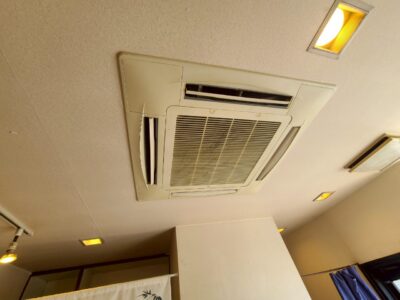 エアコン 天井埋め込み型 店舗 交換工事 パッケージエアコン 神戸市 トラブラン