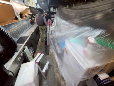 養生 エアコン フレキシブルダクト 設置 店舗 厨房 交換工事 神戸市 トラブラン 養生 エアコン フレキシブルダクト 設置 店舗 厨房 交換工事 神戸市 トラブラン